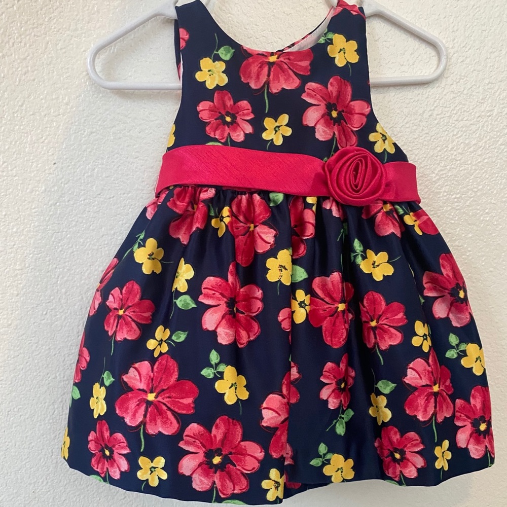 Size 9Mo Girl’s Dress.